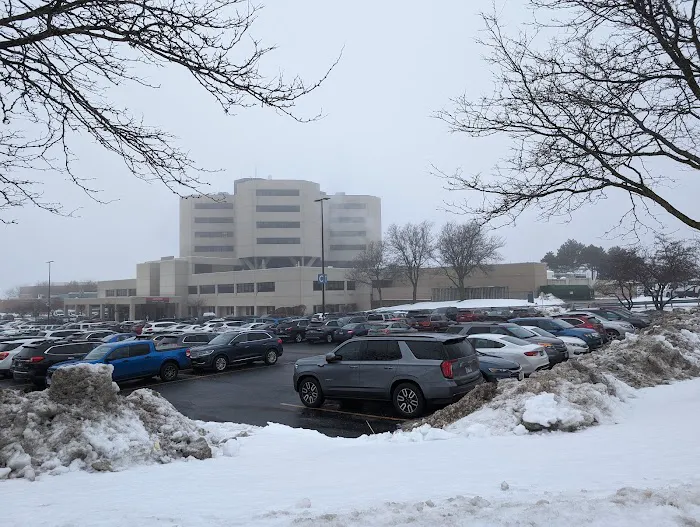 Northwestern Medicine McHenry Hospital 4