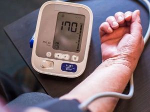 How to Monitor Your Heart Health with Lifestyle Tracking: Tips and Tools