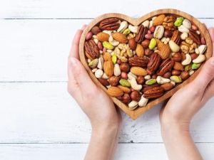 Best Nuts for Reducing Cholesterol Levels – Heart-Healthy Choices