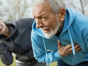 Recognizing the Early Signs of Heart Disease in Seniors for Better Health Management