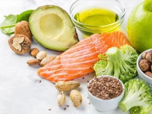 How to Lower Your Cholesterol to Reduce Heart Disease Risk: A Guide to Healthy Heart Living