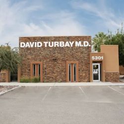 Dr. David Turbay ico