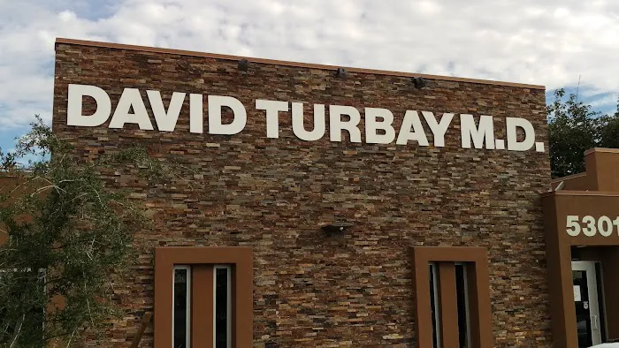 Dr. David Turbay 3