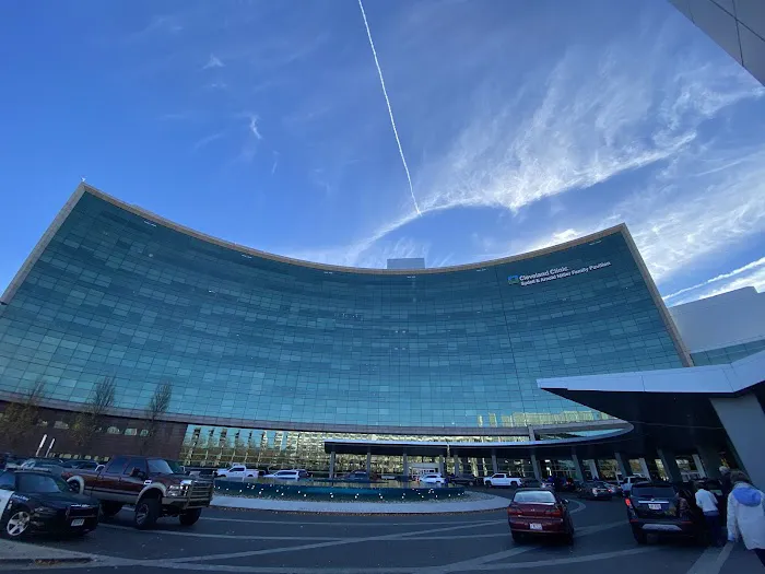 Miller Family Heart, Vascular & Thoracic Institute 0