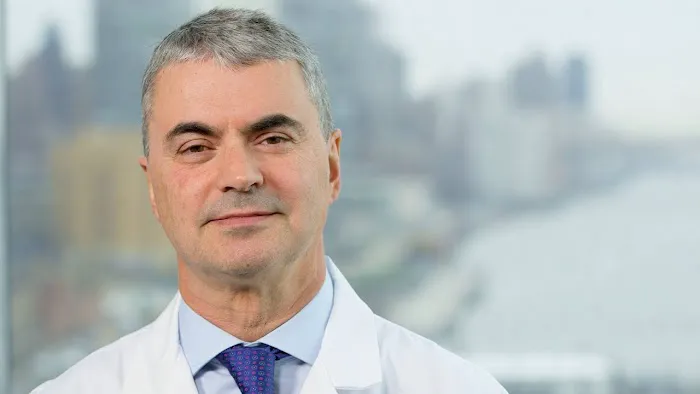 Dr. Mikhail Vaynblat, MD 0