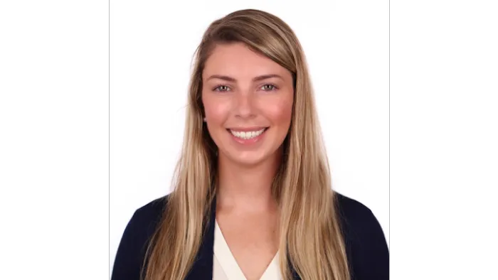 Holly Komar 0