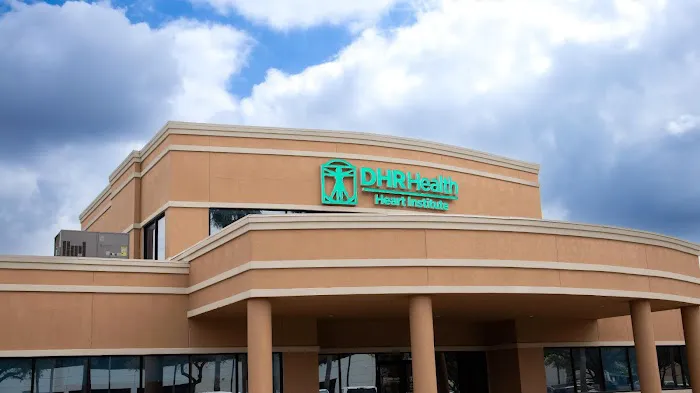 DHR Health Heart Institute 4