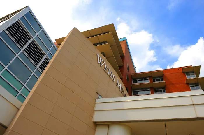 Weiss Memorial Hospital 0