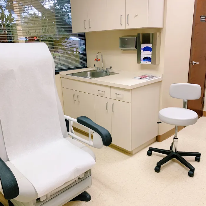 Vein, Heart, and Vascular Institute 8