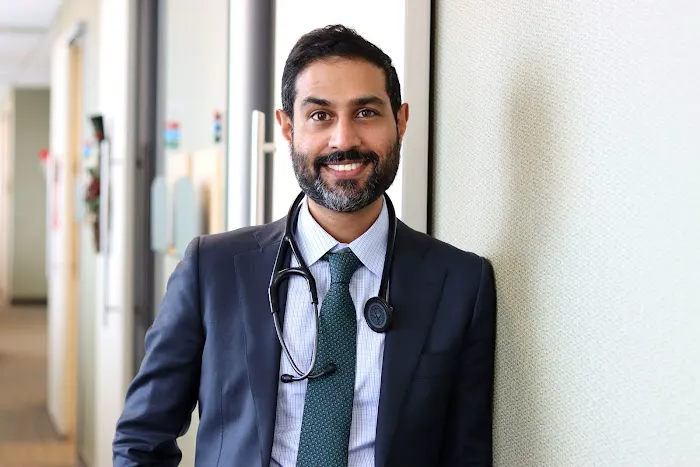 Dr. Naveed Rajper 0