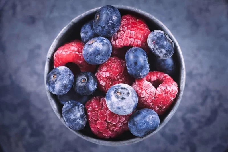 Berries for Antioxidants and Fiber – A Delicious Boost for Heart and Gut Health