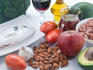 The Ultimate Guide to Lowering Cholesterol Naturally: Tips from Heart Doctors