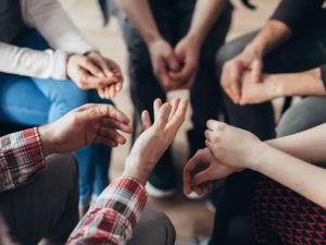 The Role of Support Groups in Recovery: Building Strength Through Connection