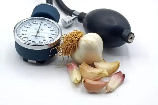 The Benefits of Garlic for Cholesterol and Blood Pressure