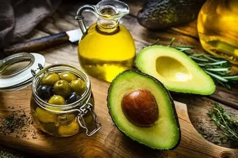 Healthy Fats from Avocados and Olive Oil for Better Heart Health