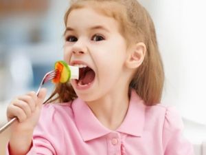 Teaching Children About Heart-Healthy Eating: Simple Tips Every Parent Can Use