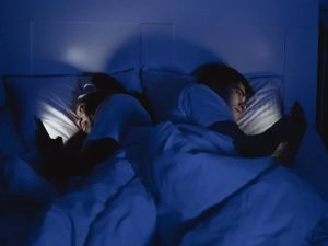 Limiting Screen Time for Better Sleep and Well-being