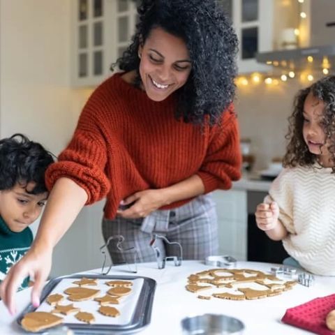 Holiday Stress and Your Heart: Coping Mechanisms for the Season – Expert Advice for a Healthier Holiday