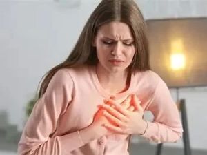 Why Chest Pain in Women Is More Likely to Be Misdiagnosed - Important Insights